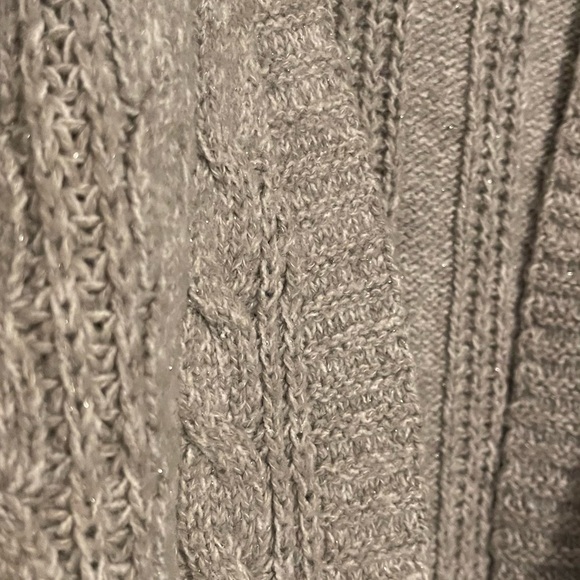 Girls cat and jack gray cardigan with silver shimmer size small (6/7) - Picture 3 of 5